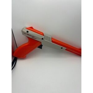 Vintage 1985 Nintendo NES Zapper Light Gun Orange Model NES-005 Retro Gaming